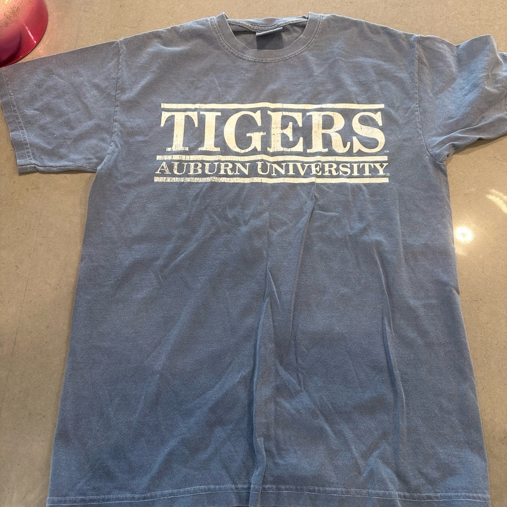Auburn University Comfort Colors Tee- great condition